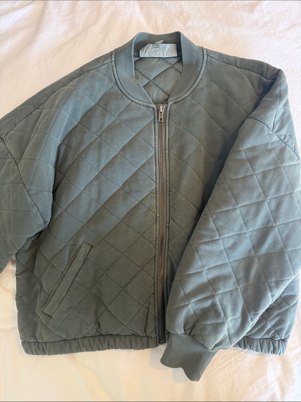 Women’s Quilted BB Dakota Bomber Jacket in Dusty Teal - size Medium